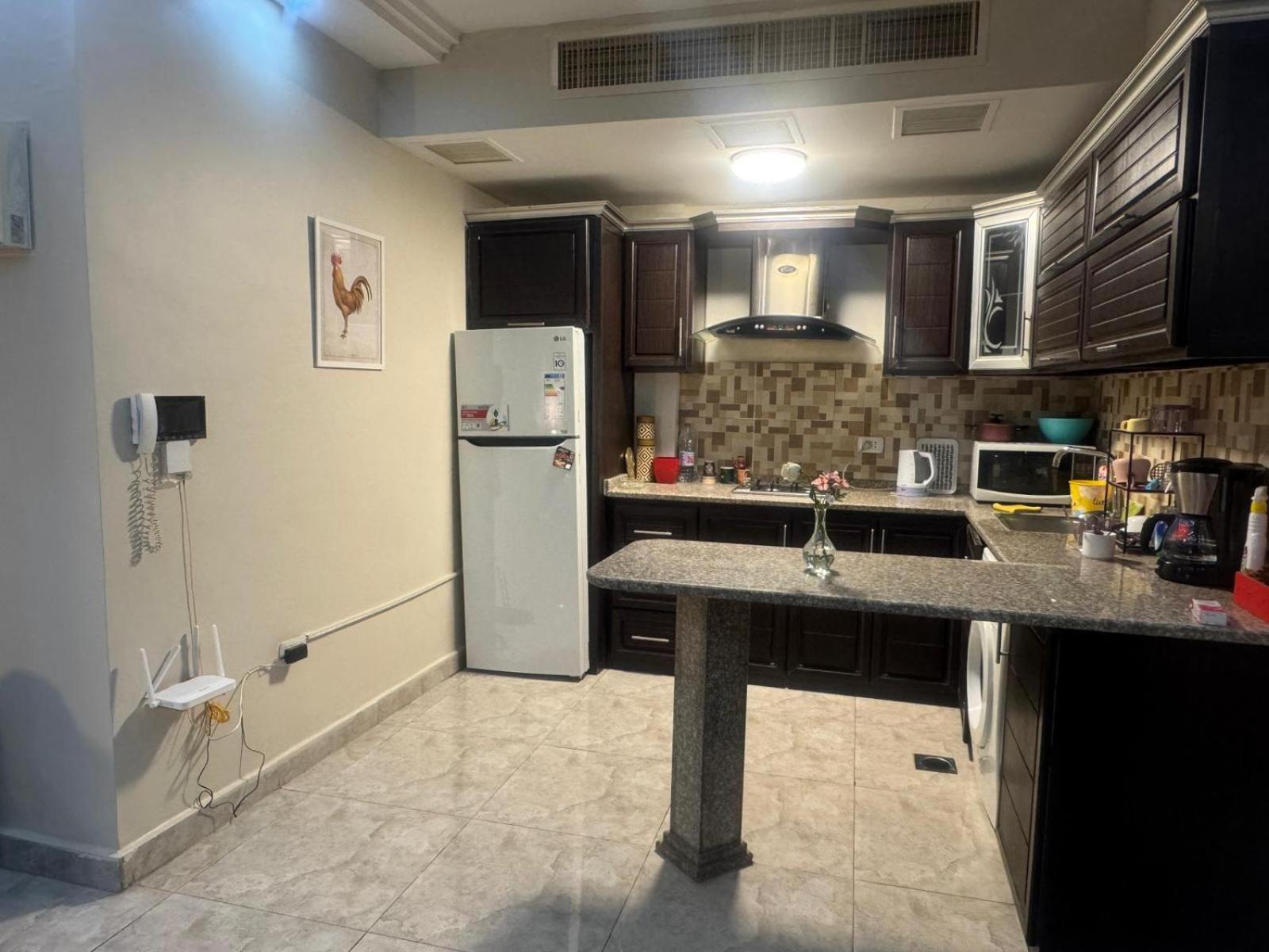 2 Bedrooms No 18 Apartment *